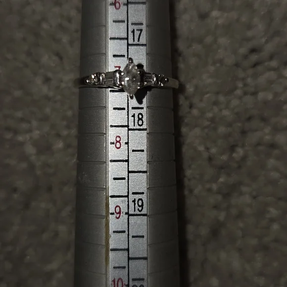 Kay Jewelers Silver Marquise Cut Ring Size 7 - Picture 5 of 5